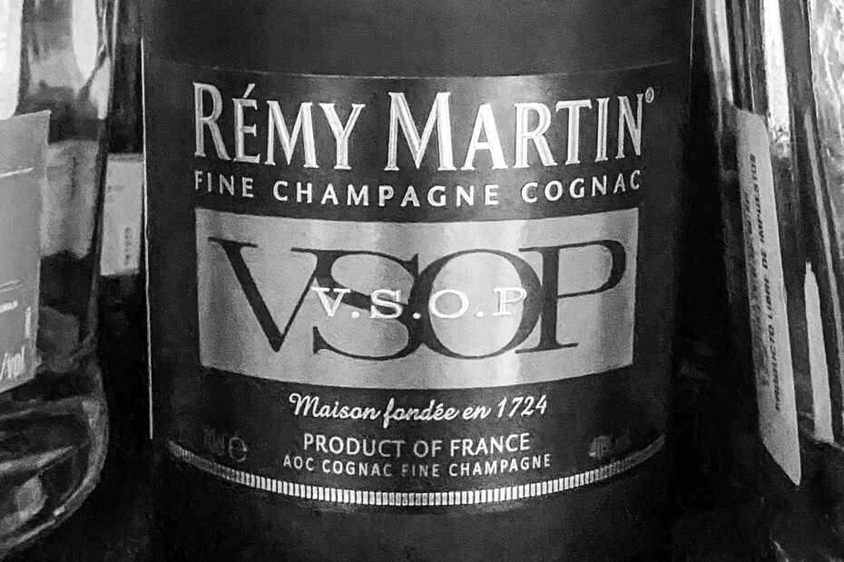 Cognac Remy Martin VSOP detalle etiqueta - Bebiendo Placeres