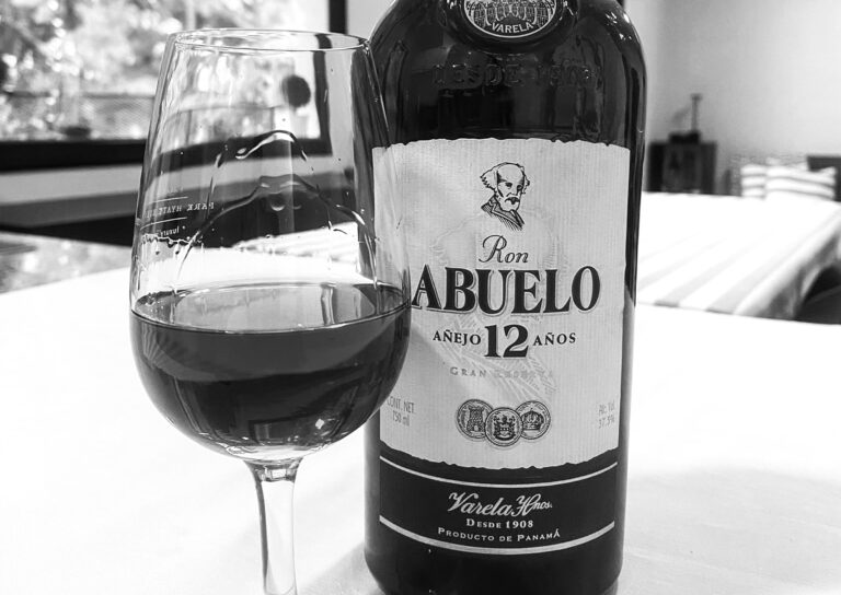 Botella de Ron Abuelo 12 años y copa - Bebiendo Placeres