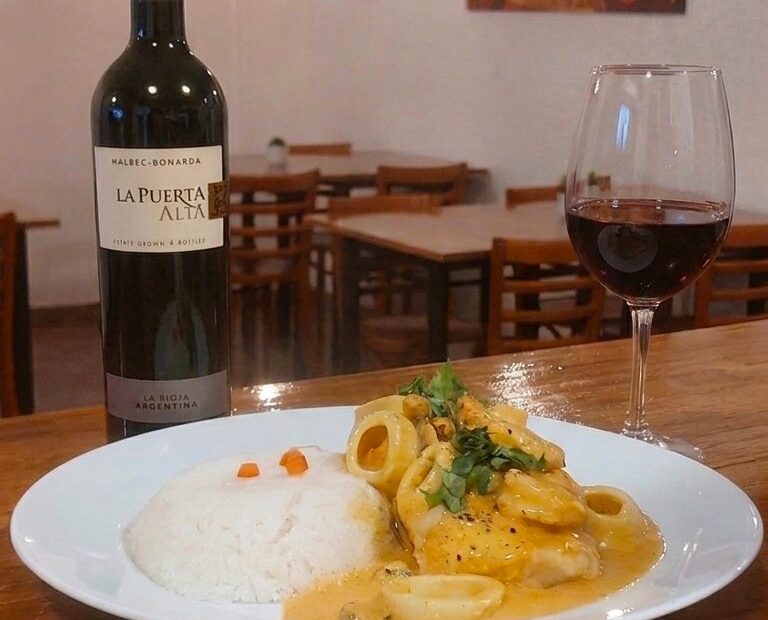Arroz con Salsa de Mariscos | Maridaje: Blend Malbec / Bonarda (Línea Alta)
